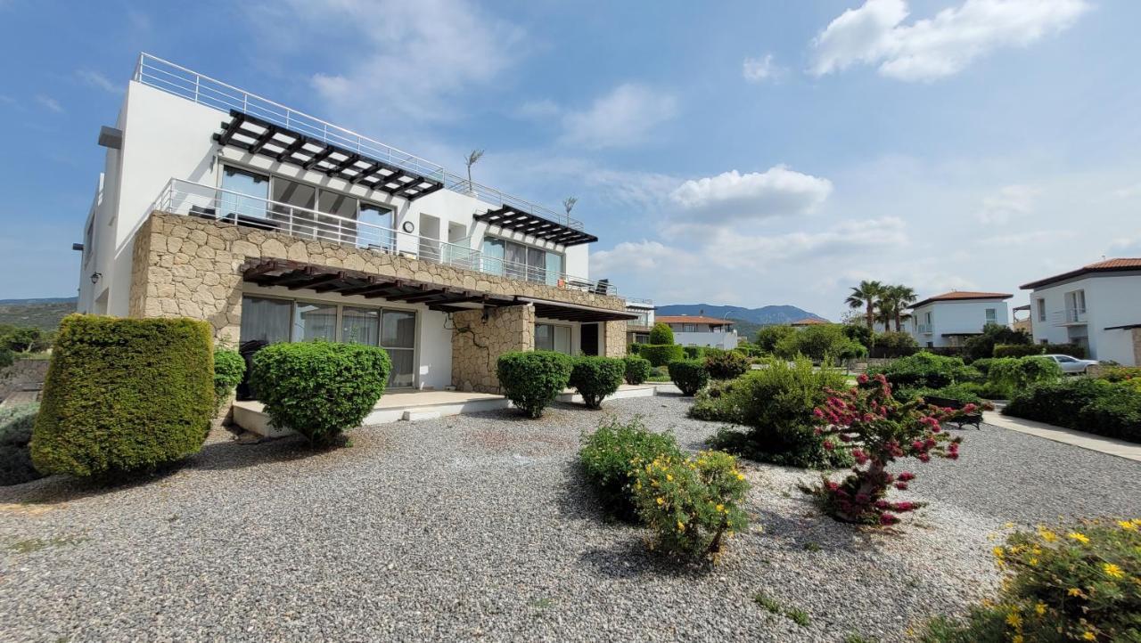 Sea And Mountain View Beachfront Penthouse Yali Экстерьер фото