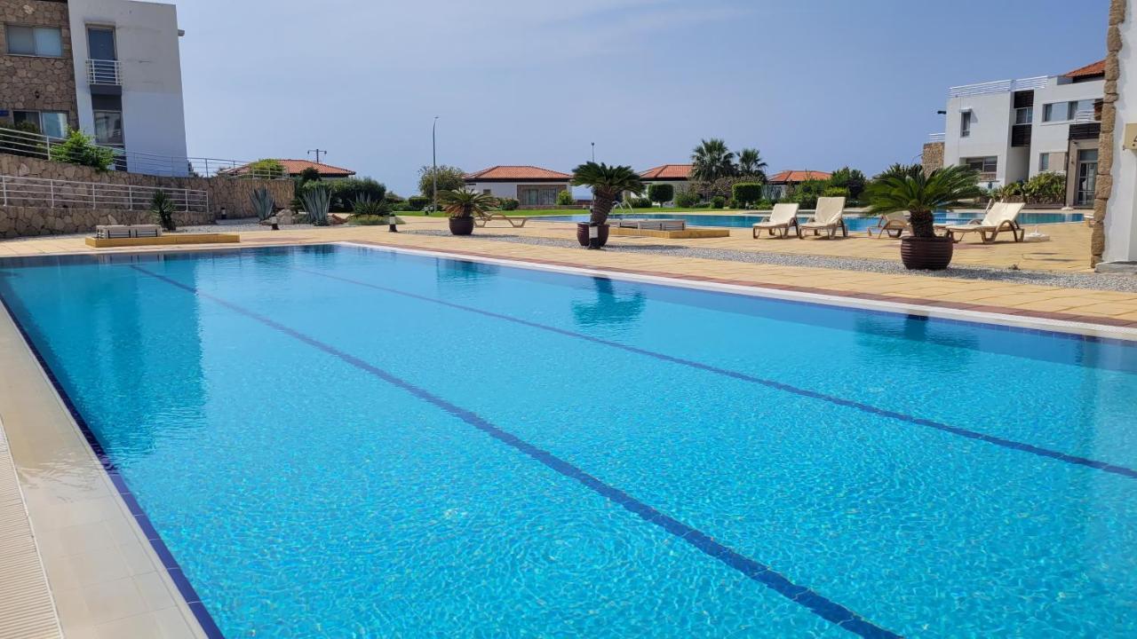 Sea And Mountain View Beachfront Penthouse Yali Экстерьер фото