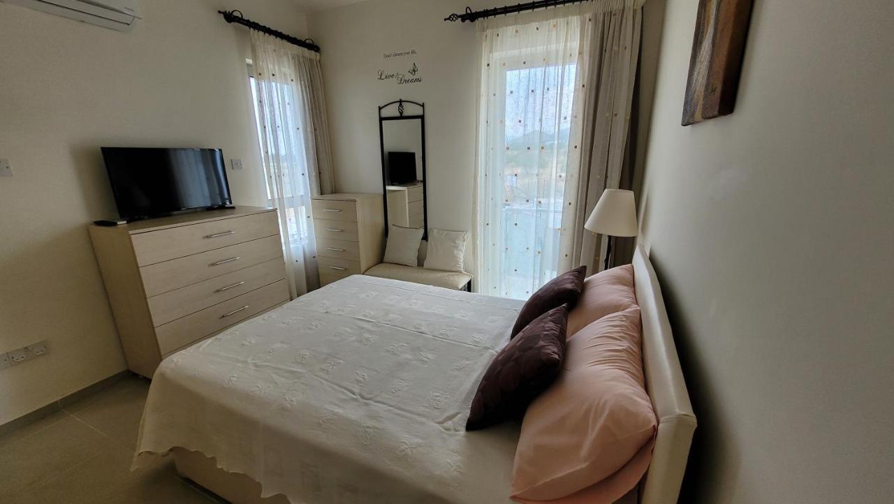 Sea And Mountain View Beachfront Penthouse Yali Экстерьер фото