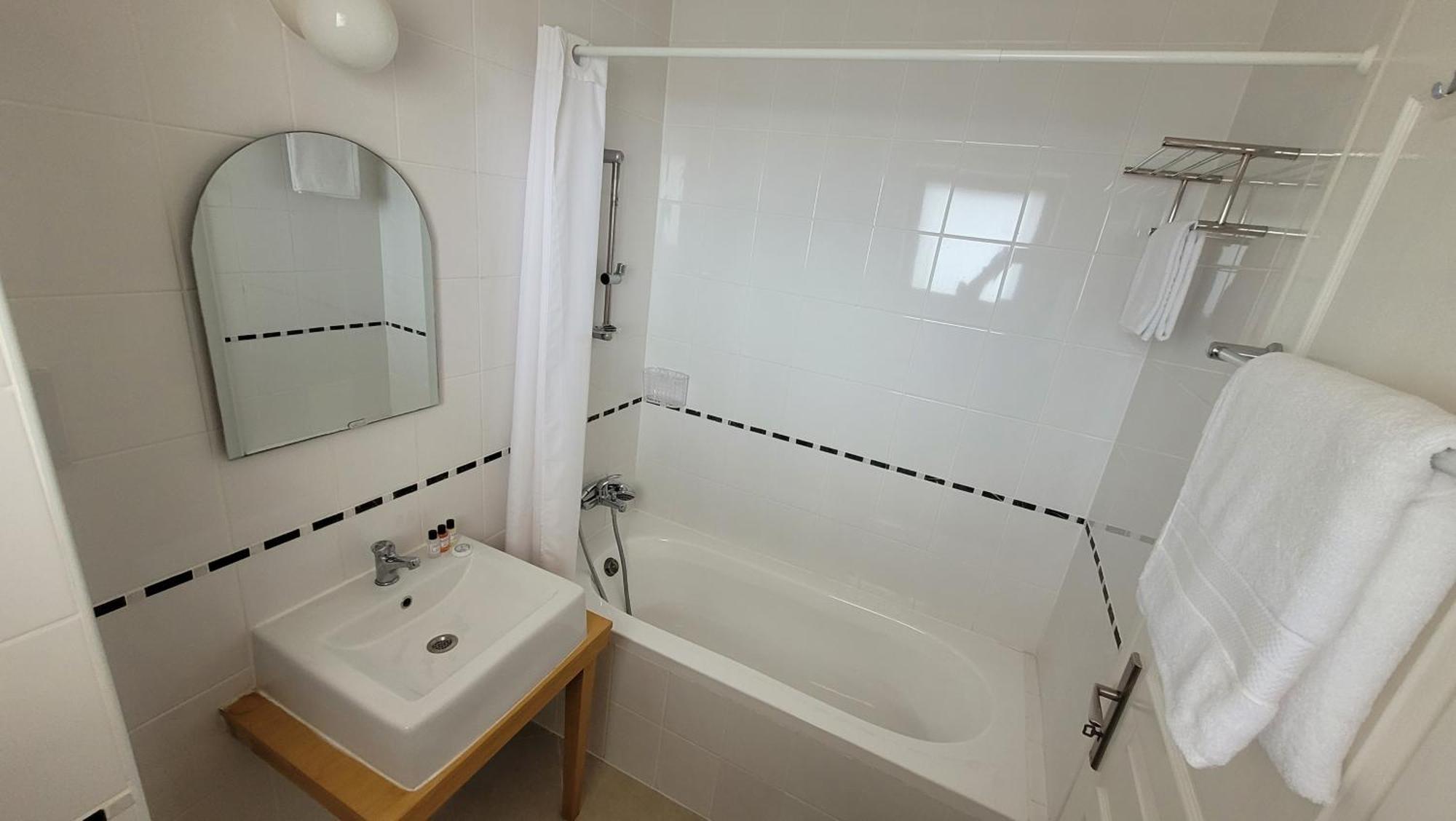 Sea And Mountain View Beachfront Penthouse Yali Экстерьер фото